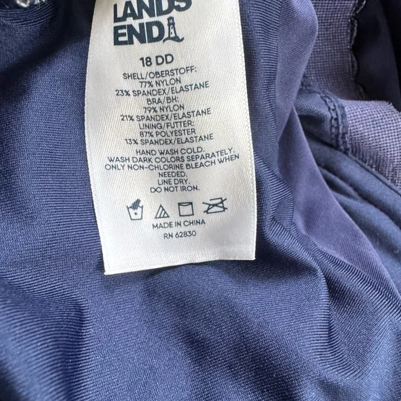 Lands End v neck wrap underwire Navy Blue Twist Front Tankini Top - Picture 4 of 5